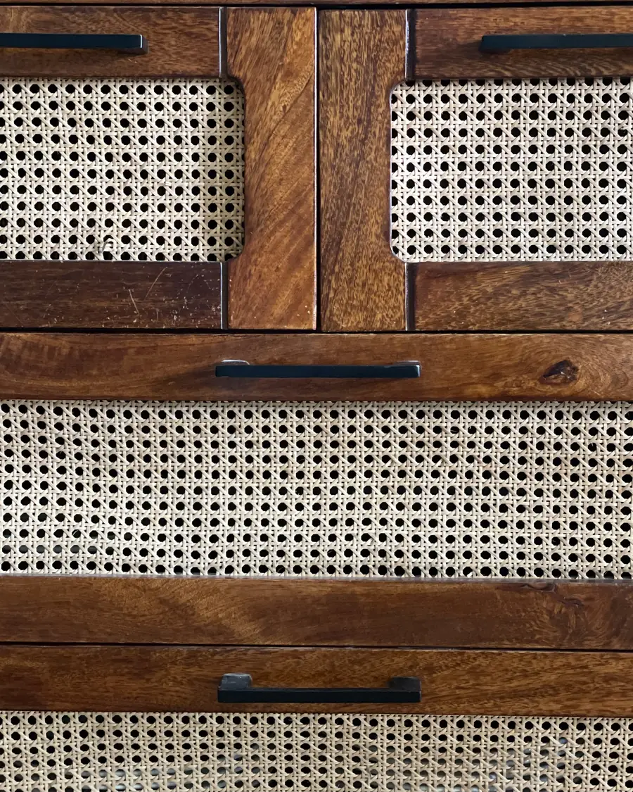 Credenza in legno con ante in paglia di Vienna