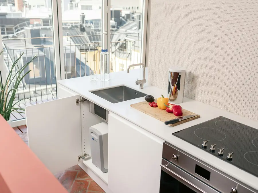 Cucina con vista sui tetti del centro
