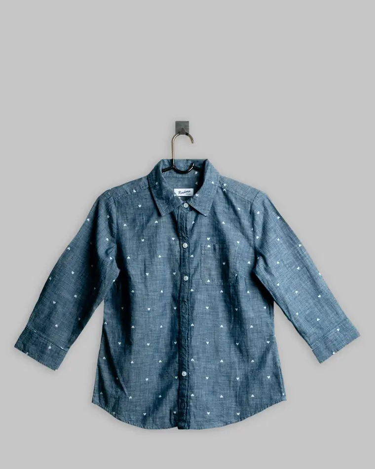 Camicia in chambray a pois su gruccia
