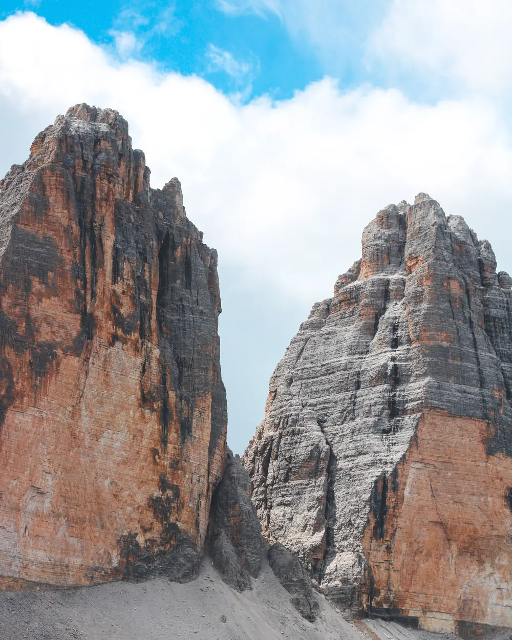 Le Tre Cime di Lavaredo sotto le nuvole