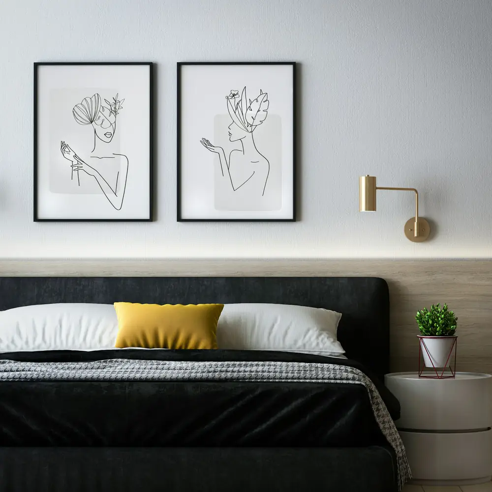 Camera da letto ordinata con luce calda